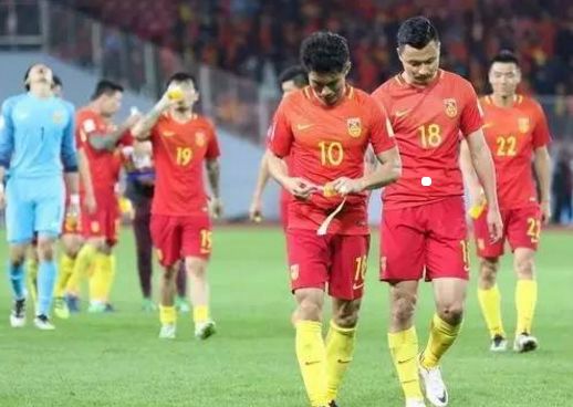 为什么中国足球踢不出来,央视名嘴2002世界杯