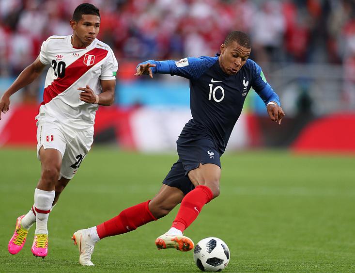 中国足球十大球星梅西简历,足球史上十大球王排名梅西