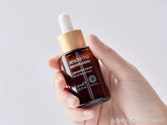 阚清子的青春虽喂了狗，却因推荐的化妆品太好用一夜圈粉百万！