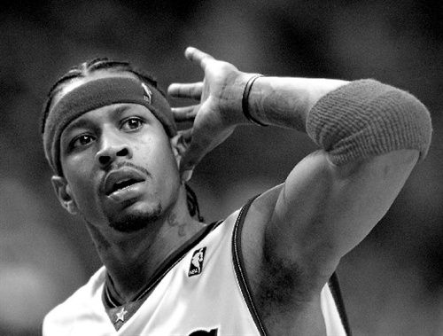 费城致敬艾弗森,01年费城艾弗森