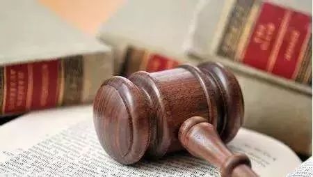 检方认定微信“扫雷”涉开*场赌**：群主发红包，抢到特定数罚钱