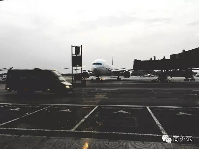 阿联酋航空豪华经济舱体验,阿联酋航空奢华