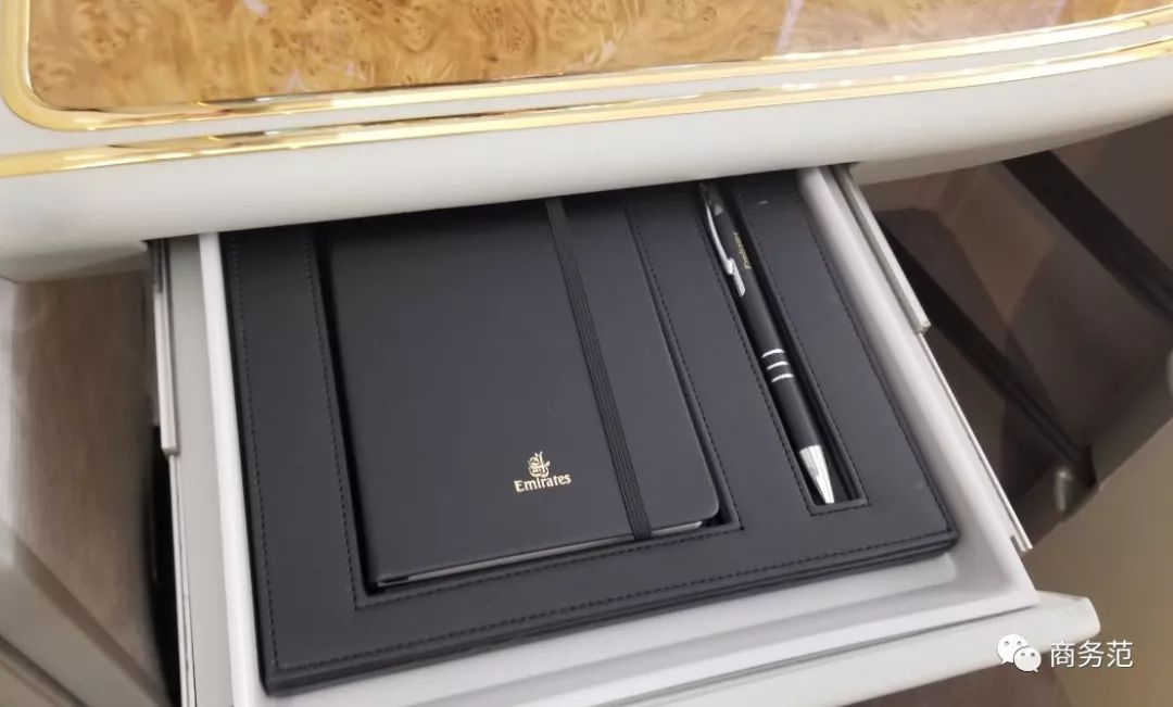 阿联酋航空豪华经济舱体验,阿联酋航空奢华