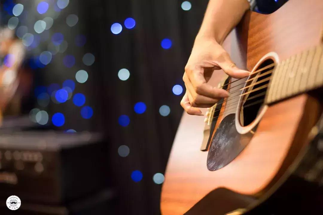 姑娘打工赚20万,70后大姐公开月入5000元副业