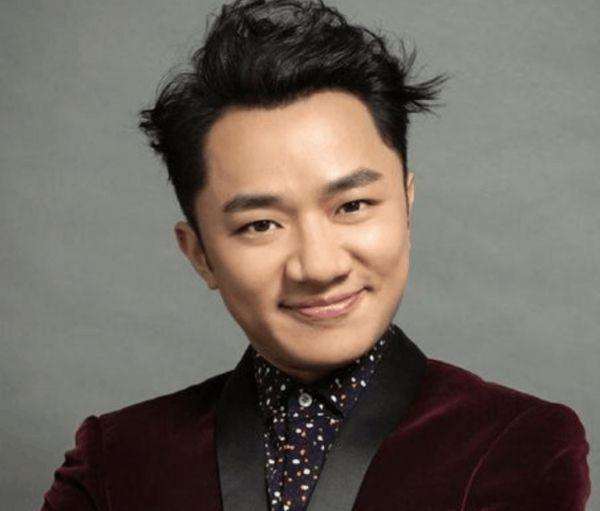 娶了娇妻的四位丑男星,长得丑还花心五位男星