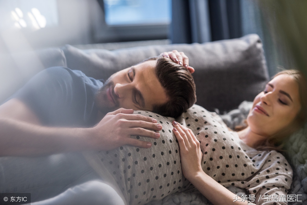 孕早期先兆流产出血是什么颜色,孕早期大便出血会引起流产吗