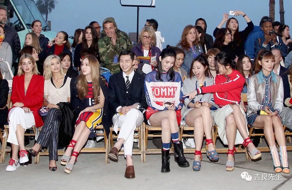 让时装变得民主化，他一直在这么做