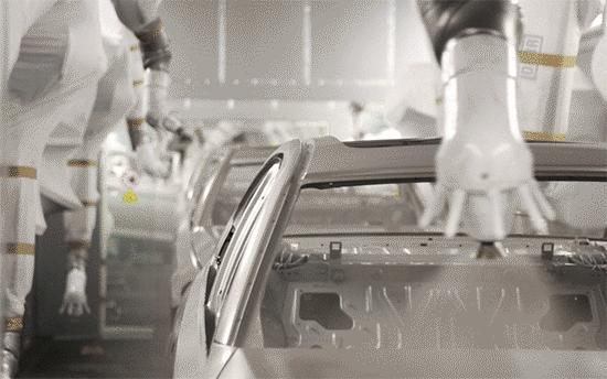 都在说新能源汽车并线生产可谁能像宝马这么智能化？