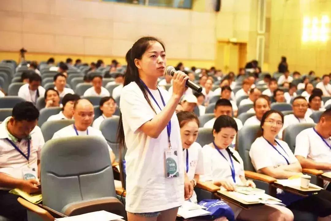 唤醒你心中的巨人的书,读《唤醒心中的巨人》