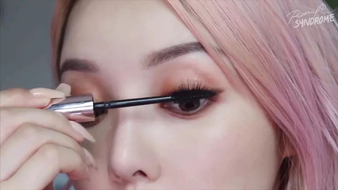 pony推荐精致眼妆,pony妆容夏日度假