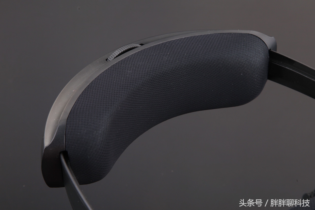 致未来的我们：爱奇艺奇遇IIVR一体机体验，真正的影院般体验！