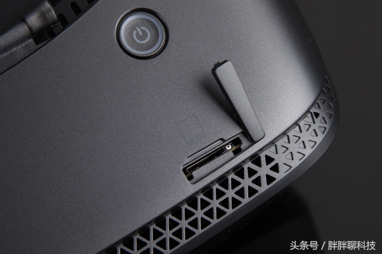 致未来的我们：爱奇艺奇遇IIVR一体机体验，真正的影院般体验！