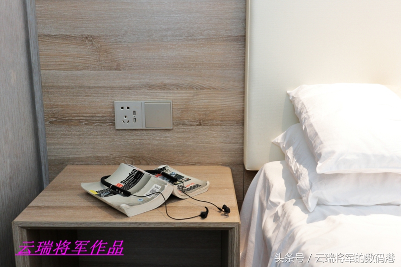 蓝牙耳机一会左耳一会右耳,蓝牙耳机一会响一会不响怎么回事