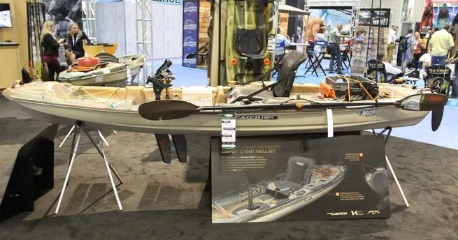 不要再愁着买车了，买艘最新的皮划艇去自由钓鱼