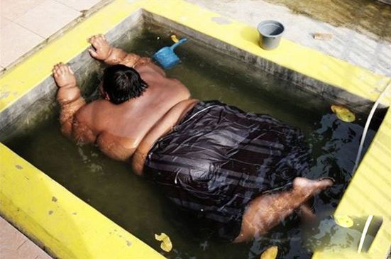 被医生断定只能活十八岁,超励志16岁少年健身1年身体的变化