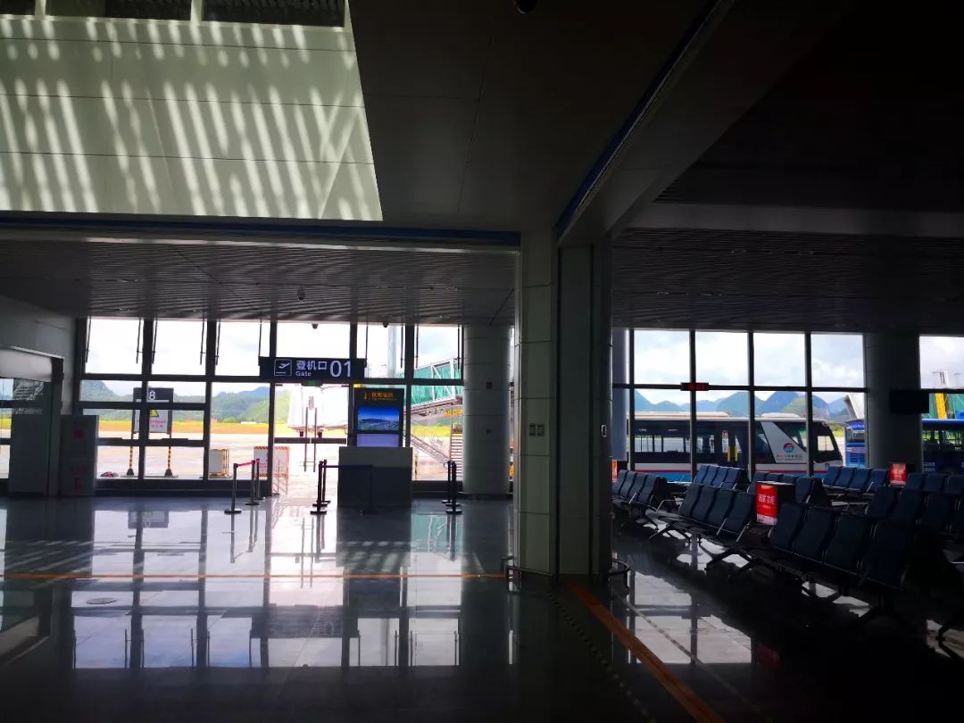 兴义t2航站楼视频,兴义机场t2航站楼的登机口在哪里