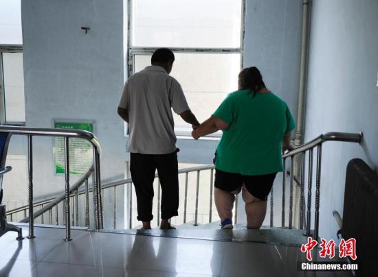 减肥减掉100还在减的女孩,女子减肥从98斤瘦了46斤