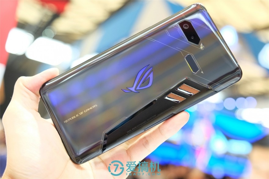 华硕游戏手机rogphone,华硕rog一代游戏手机