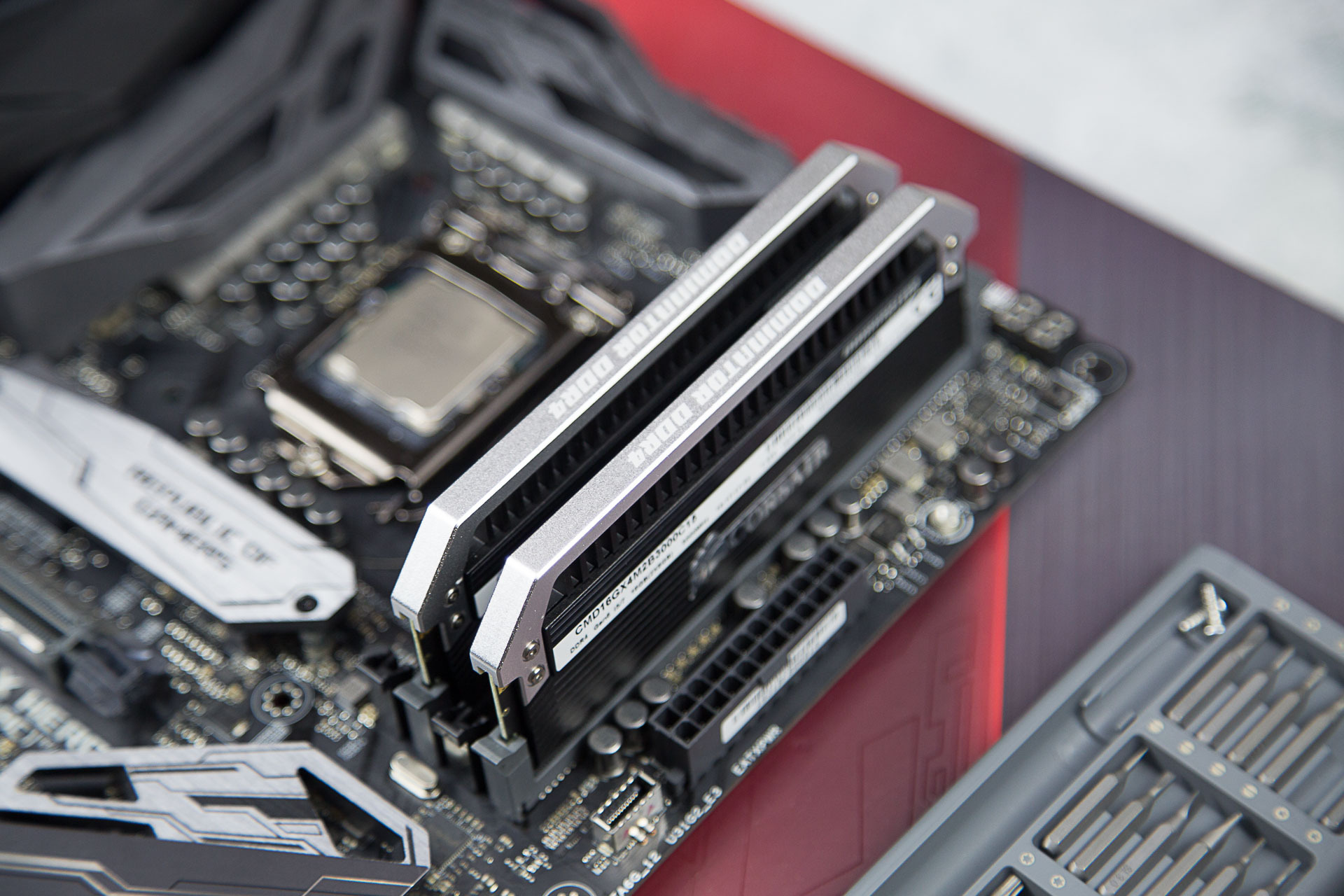 华硕1070ti显卡怎么装,华硕1070ti装机效果