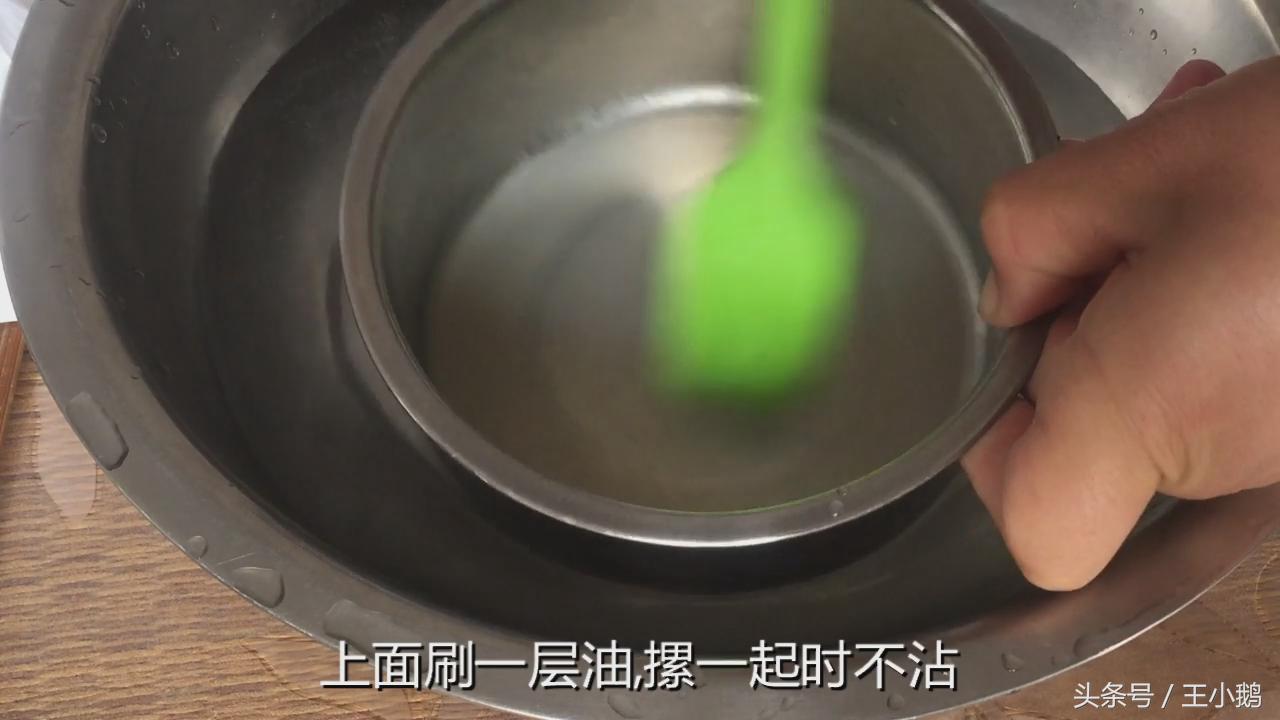 家里做凉皮蒸的都是开裂的啥原因,做凉皮的时候凉皮开裂因为什么