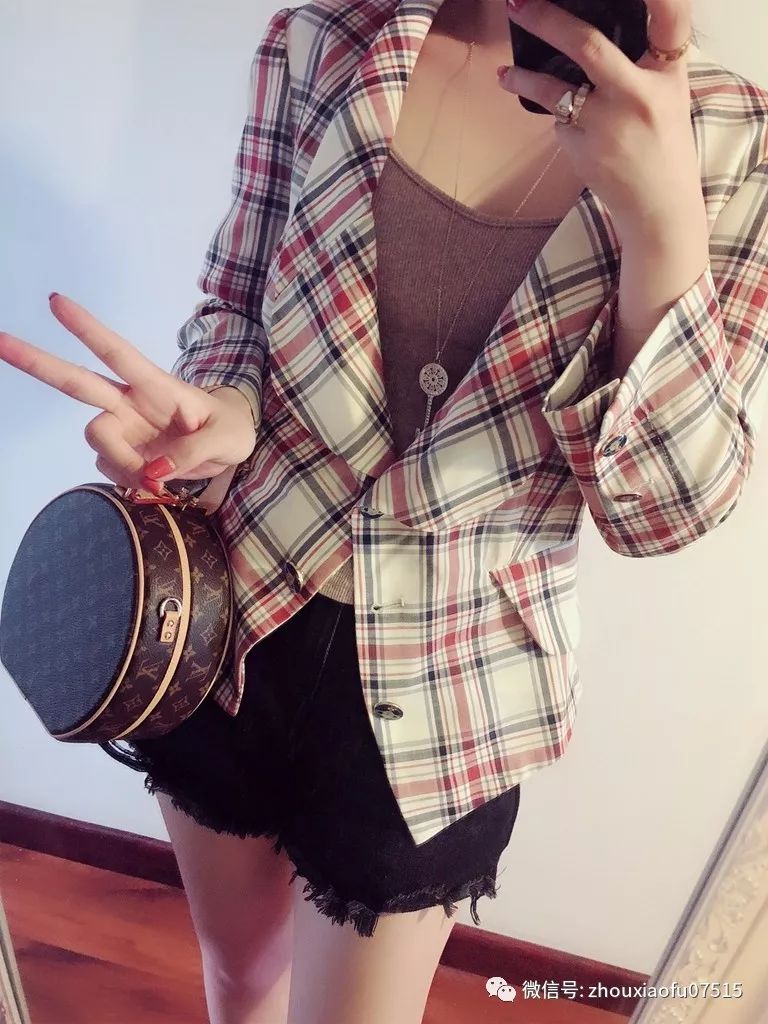 「周小福」「福夸」｜超级难买的LV圆饼包，还好我已拥有你