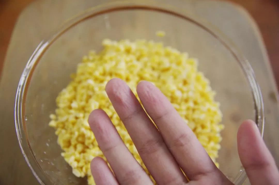 如何在家做入口即化的绿豆糕,入口即化的绿豆糕在家也能做