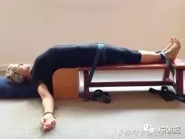 姨妈期间可以做的瑜伽动作,姨妈期间瑜伽每天必练8个动作