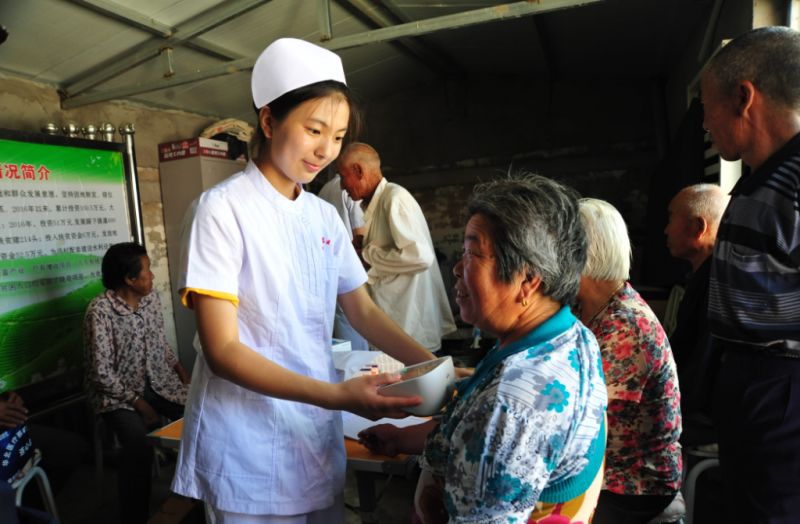 爱心帮扶铺就回归路,爱心团队暖心帮扶