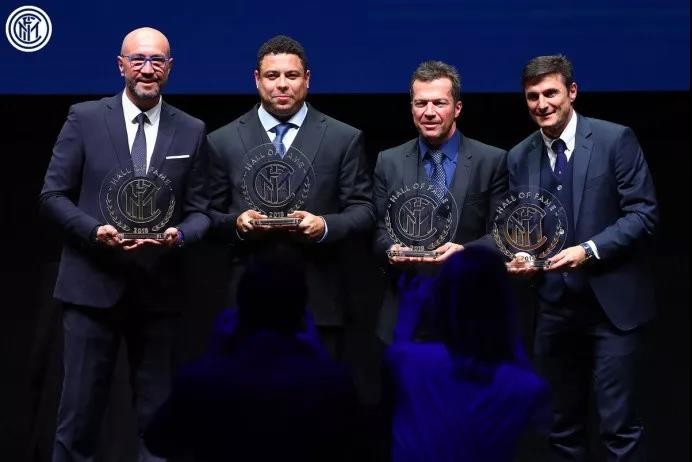 19年抒写一段传奇，蓝黑军团永恒的4号