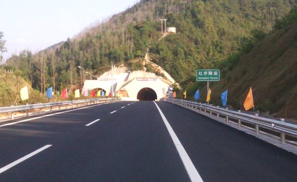 高速限速70跑了121怎么处理,高速限速120突然出现40