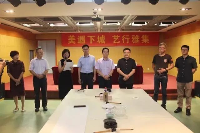 中国美院师生眼中的「文化下城」是怎样的？他们用画笔绘出了改革开放40周年的成果