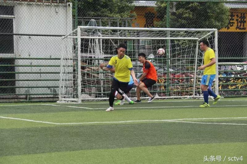 绽放足球赛,市青少年足球赛火热举行