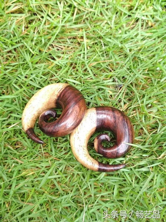 超级吓人的耳环,无耳洞夸张高级感耳环