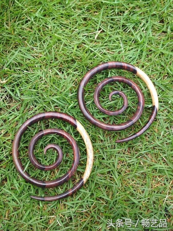 超级吓人的耳环,无耳洞夸张高级感耳环