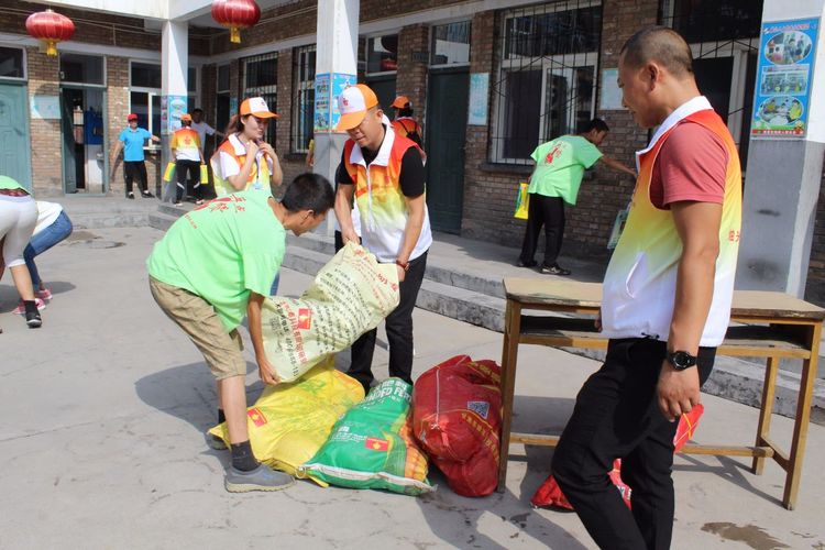 关爱聋哑伴智力障碍儿童,关爱残疾孩子