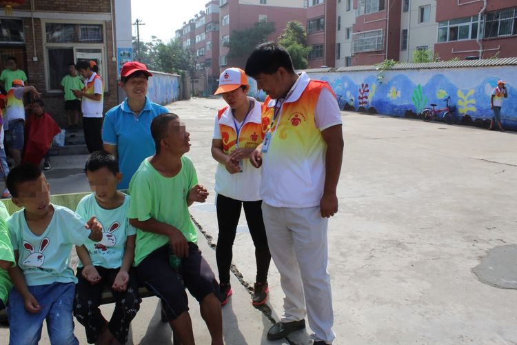 关爱聋哑伴智力障碍儿童,关爱残疾孩子