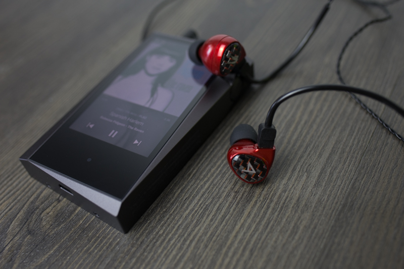 将不对称设计发挥到极致，“歪头杀”艾利和SR15*放播**器上手体验