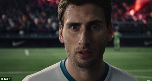 耐克球鞋创意广告,耐克广告amazing