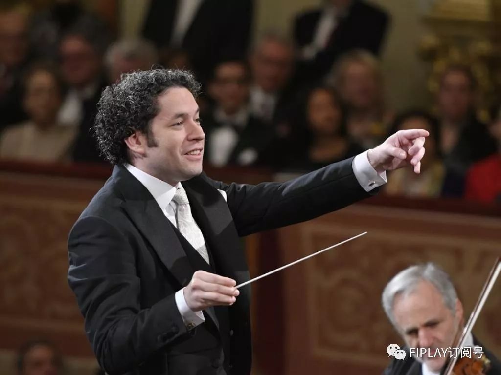 碟评丨火辣国度懒洋风——《拉丁不了情》