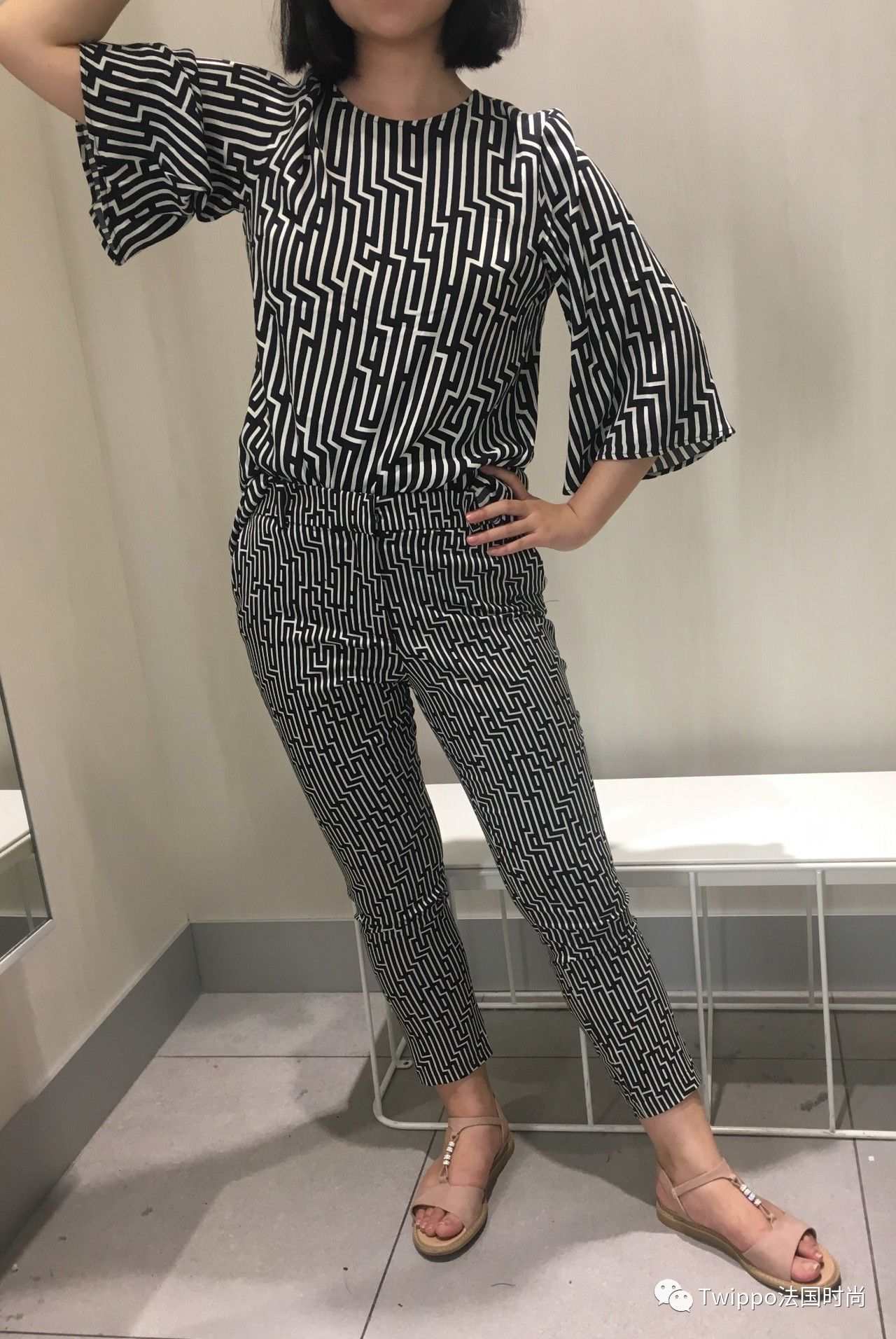 编辑试穿|HM想让你把壁纸穿到身上,没想到还卖断货?!