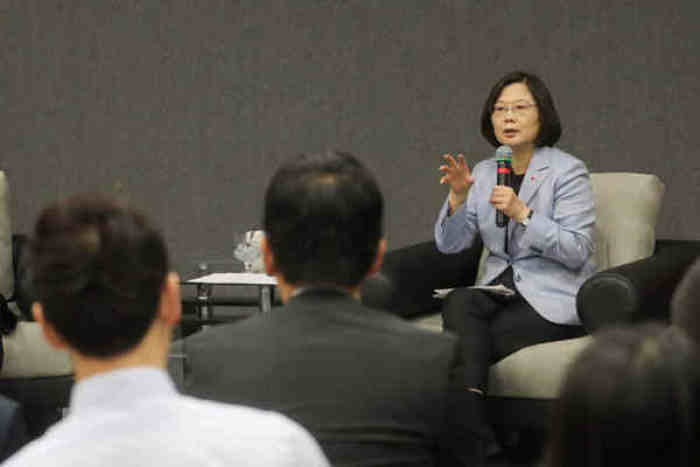 邱毅：蔡英文凭吊轰炸重庆的日军中将歌颂“神风特攻队”