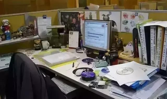 办公桌太乱影响财运吗,办公桌凌乱导致的后果