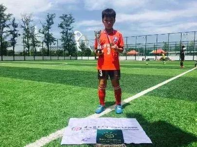 陕师大奥园参加“一带一路”杯全国青少年足球邀请赛再获佳绩