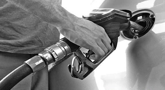 男子被泼汽油烧伤身亡警方通报,男子被泼汽油烧伤身亡舆情反思