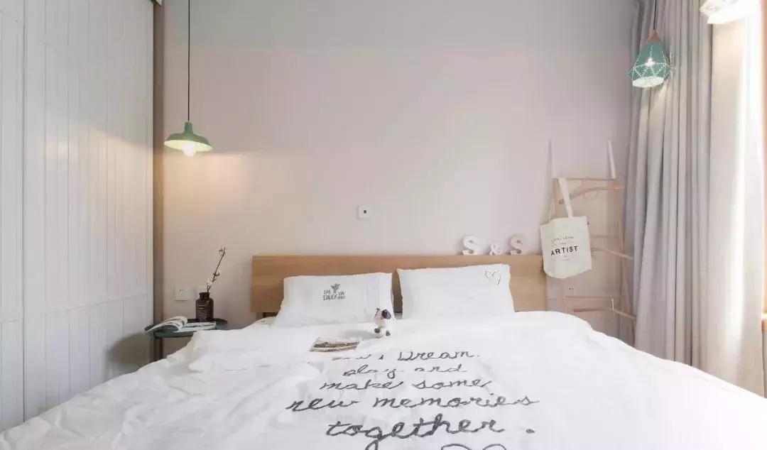 卧室太小床放不下怎么办,卧室太小放不下床头柜怎么设计