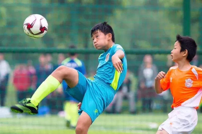 南京学校足球赛,校园足球问题的解决方法