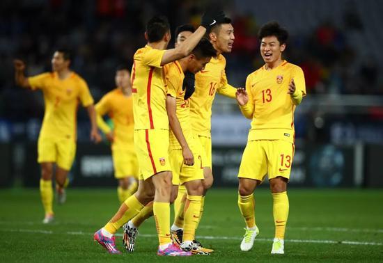 中国男足5-1五个进球,中国男足三个令人无语的时刻