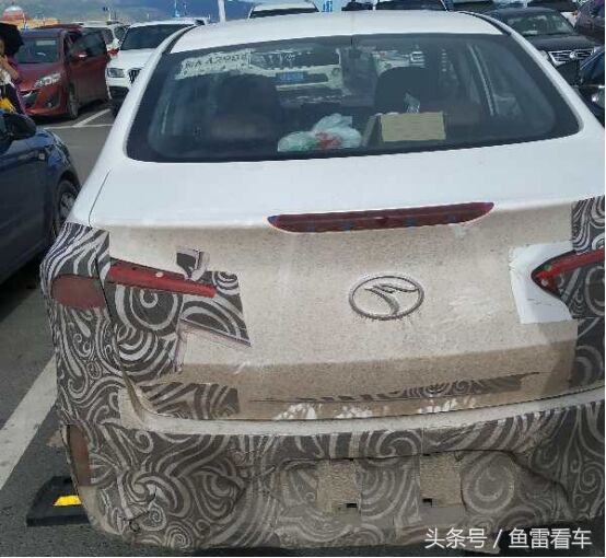 终于想起来自己还有轿车，东南V5菱致变身A5，prime版大嘴上身