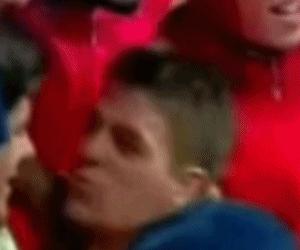 足坛令人难忘的画面,足坛温情瞬间合集