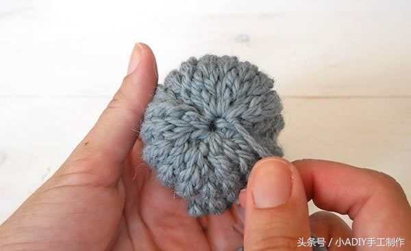 钩织小南瓜的教程和视频,超迷你可爱的小南瓜钩织挂件